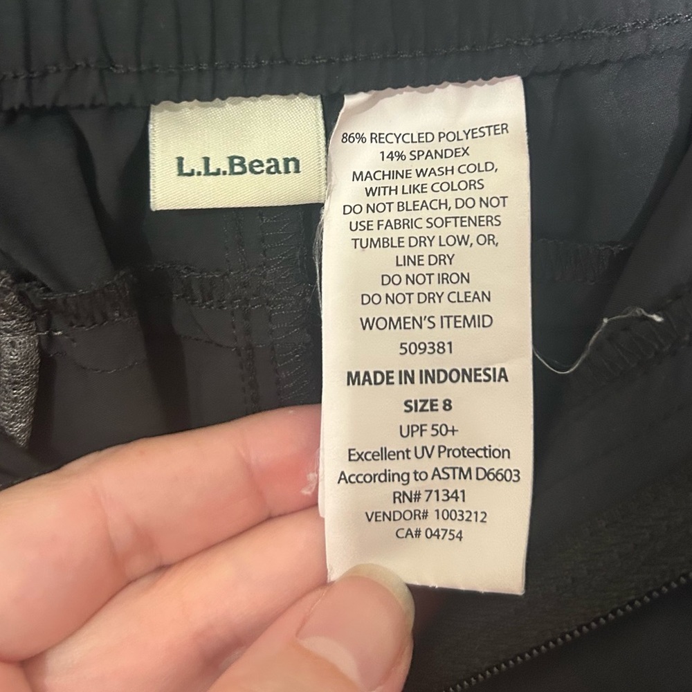 LL Bean Women’s Size 8 Stretch Shorts Black UPF 50+ Outdoor Athletic - Picture 8 of 12